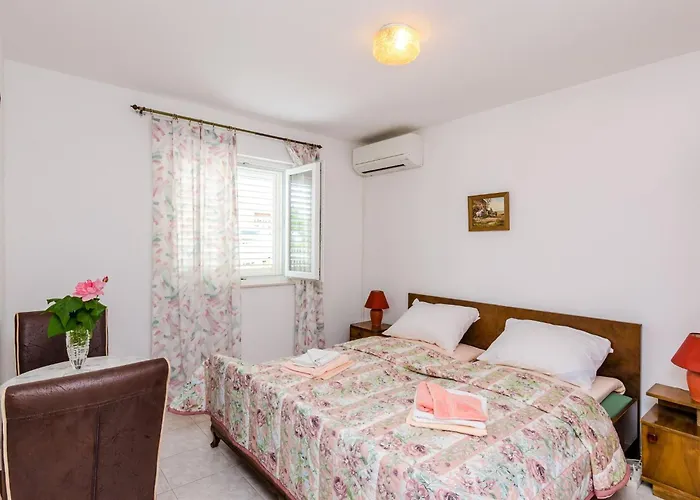 Appartamento Bind - Comfort Double With Patio And Garden View R4 Cavtat