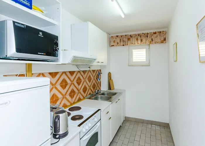 Bind - Comfort Double With Patio And Garden View R4 * Cavtat